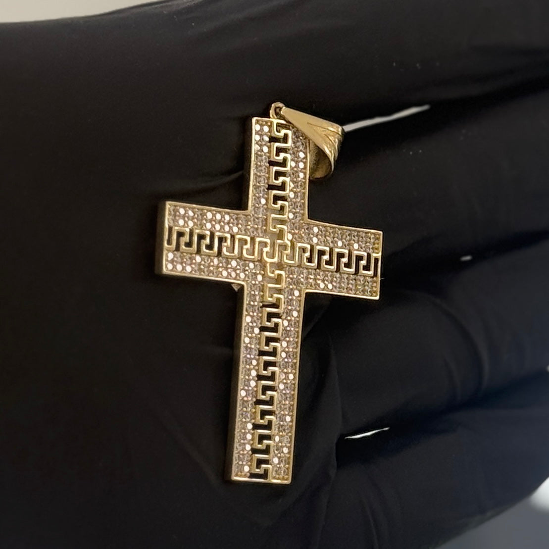 14k Gold Elegant Cross Pendant