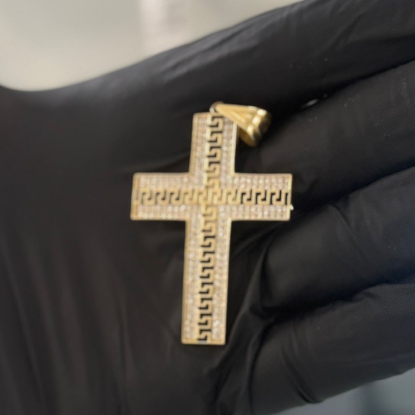 14k Gold Elegant Cross Pendant