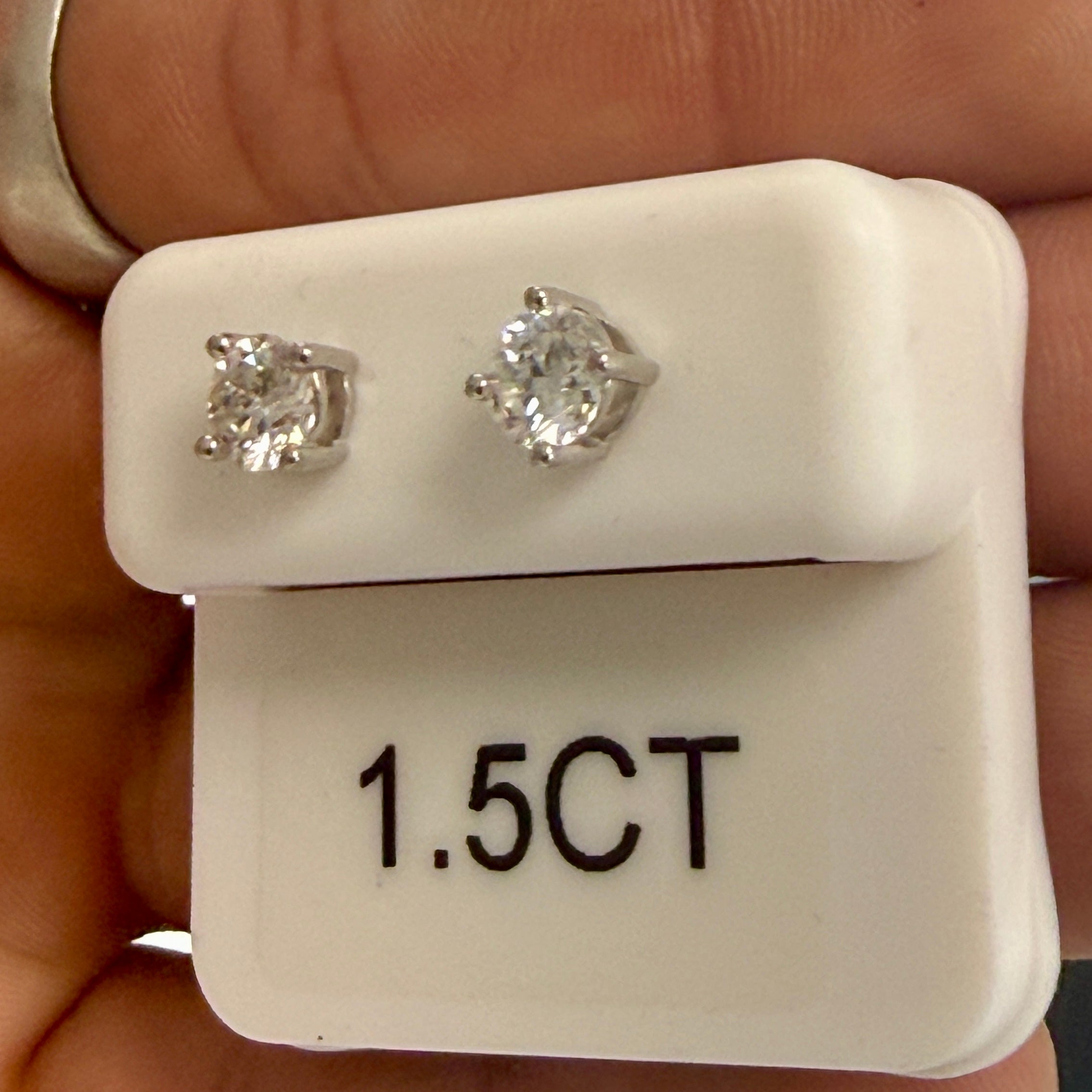 1.5 ct Moissanite Earrings